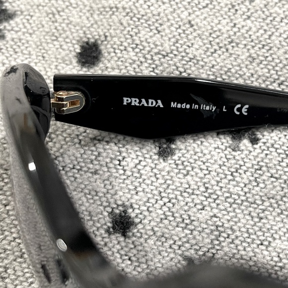 Prada Geometric Oversized Sunglasses - Picture 4 of 5